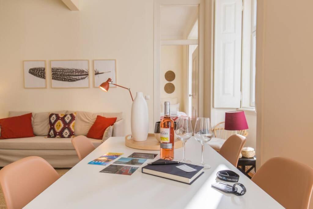 135 B - Alfama Renovated Charming Historic Flat Near Baixa * Lisbon