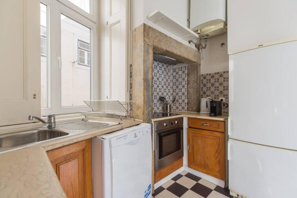 135 B - Alfama Renovated Charming Historic Flat Near Baixa Appartement *