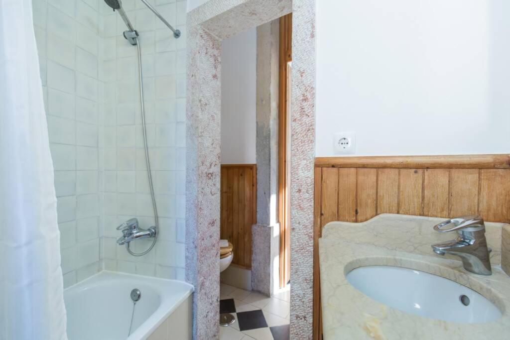 Appartement 135 B - Alfama Renovated Charming Historic Flat Near Baixa