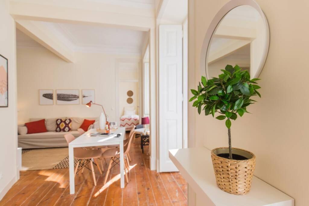 Appartement 135 B - Alfama Renovated Charming Historic Flat Near Baixa *
